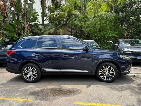 MITSUBISHI OUTLANDER 2.0 COMFORT 16V GASOLINA 4P AUTOMÁTICO